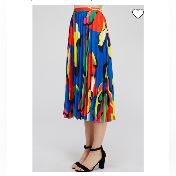 Ina pleated Skirt
Multi Color - Black/Blue/Yellow/Green/Red/Pink/White
Size:M - Picture 2 of 5